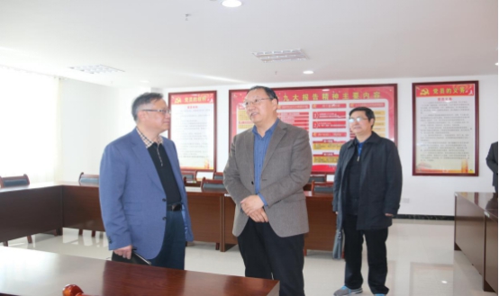 省委常委、省總工會主席馬吉孝等一行蒞臨青海物產(chǎn)集團公司視察，調(diào)研指導道路貨運企業(yè)建會、貨運司機入會等工作
